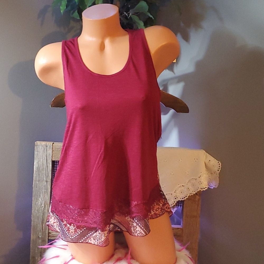 Vanity crochet aztec tank top M EUC
